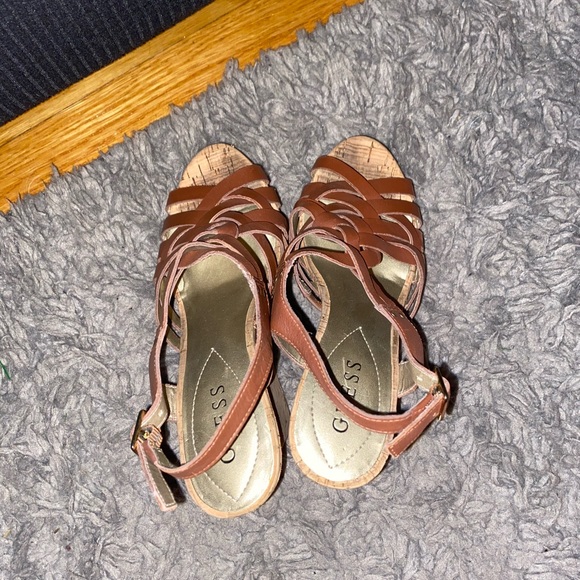 ✨GUESS Wedges✨ - Picture 4 of 4